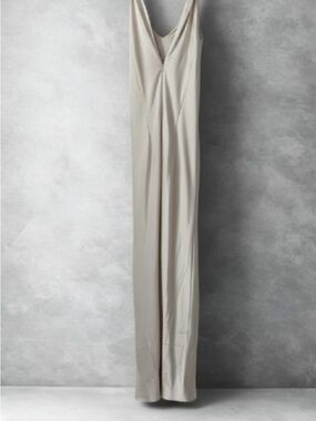 Steve Madden Neutral V-Neck Maxi dress